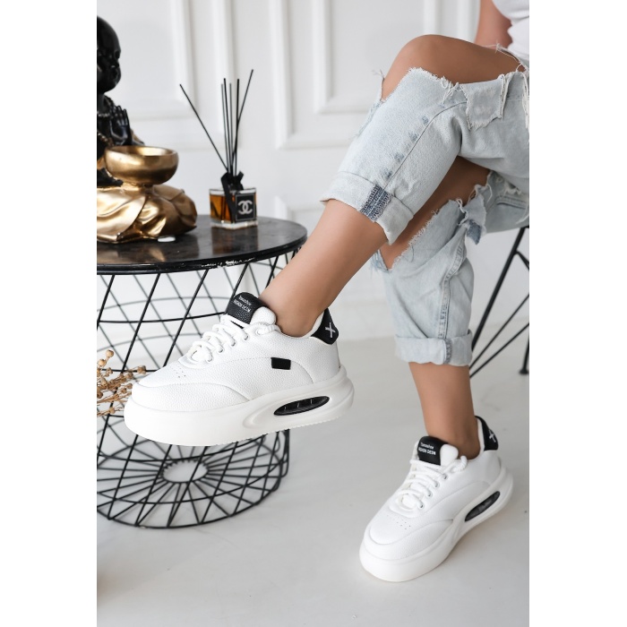 Chris Beyaz Cilt Siyah Detaylı Bağcıklı Spor Ayakkabı -