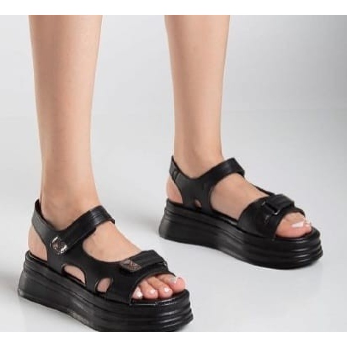 Saide Siyah Cilt Cırt Cırtlı Sandalet -