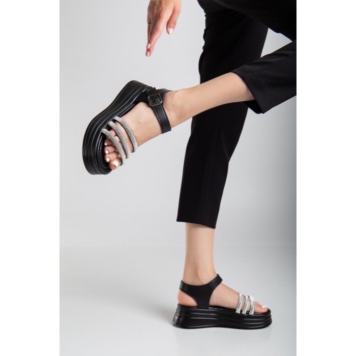 Lalen Siyah Kemerli Sandalet -