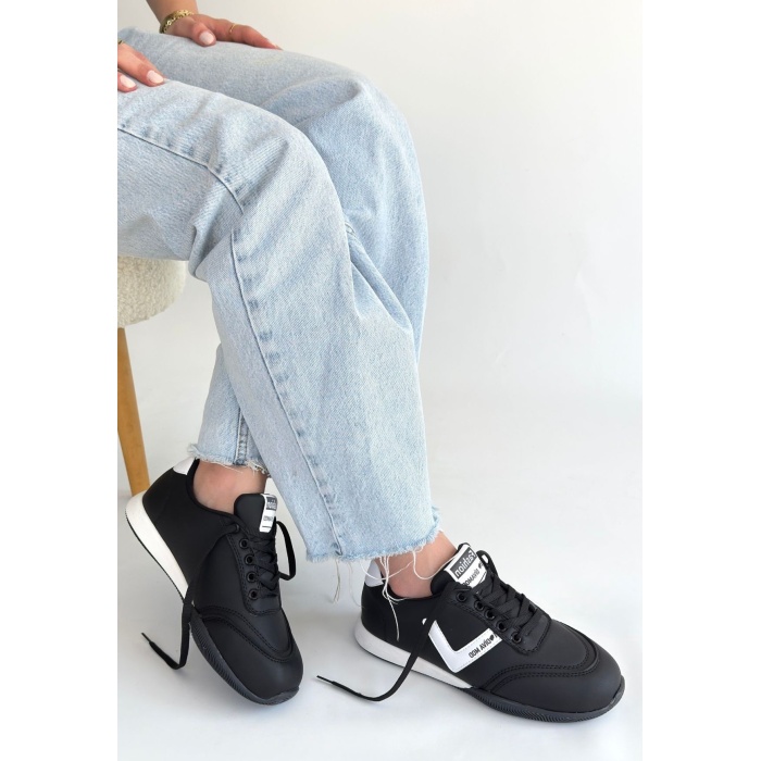 Jowen Siyah Cilt Beyaz Detaylı Bağcıklı Spor Ayakkabı -