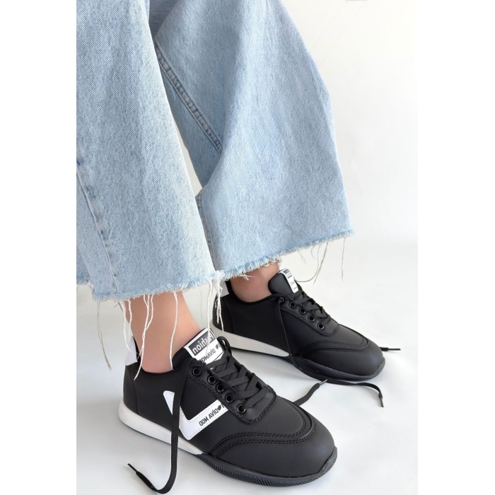 Jowen Siyah Cilt Beyaz Detaylı Bağcıklı Spor Ayakkabı -