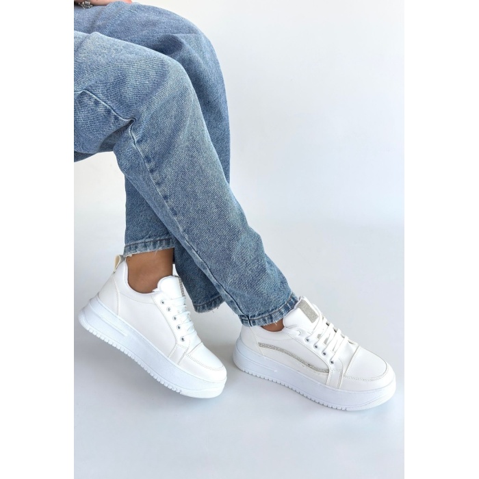 Natte Beyaz Cilt Bağcıklı Spor Ayakkabı -