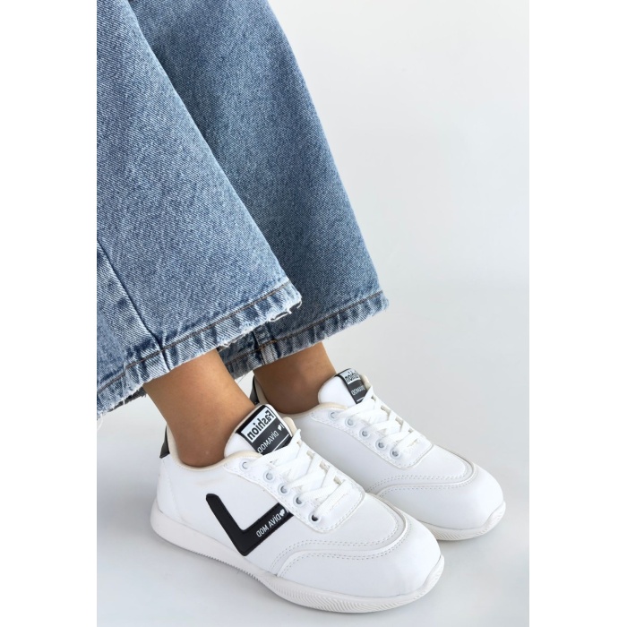 Jowen Beyaz Cilt Siyah Detaylı Bağcıklı Spor Ayakkabı -