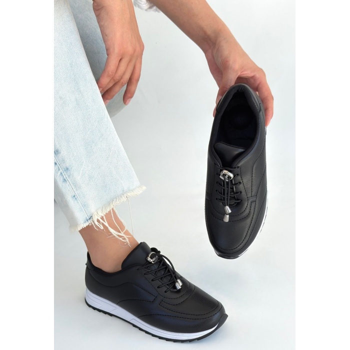 Finna Siyah Cilt Bağcıklı Spor Ayakkabı -