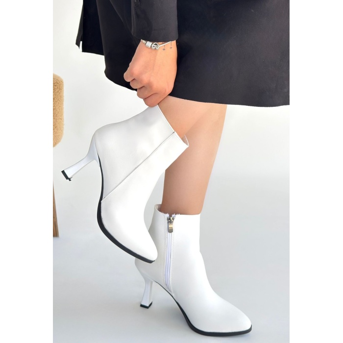 Mişha Beyaz Cilt Topuklu Bot -