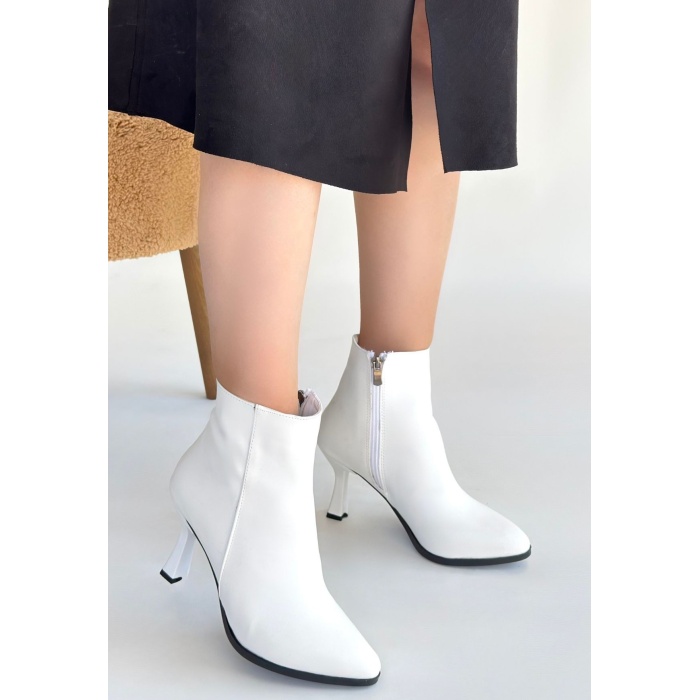 Mişha Beyaz Cilt Topuklu Bot -