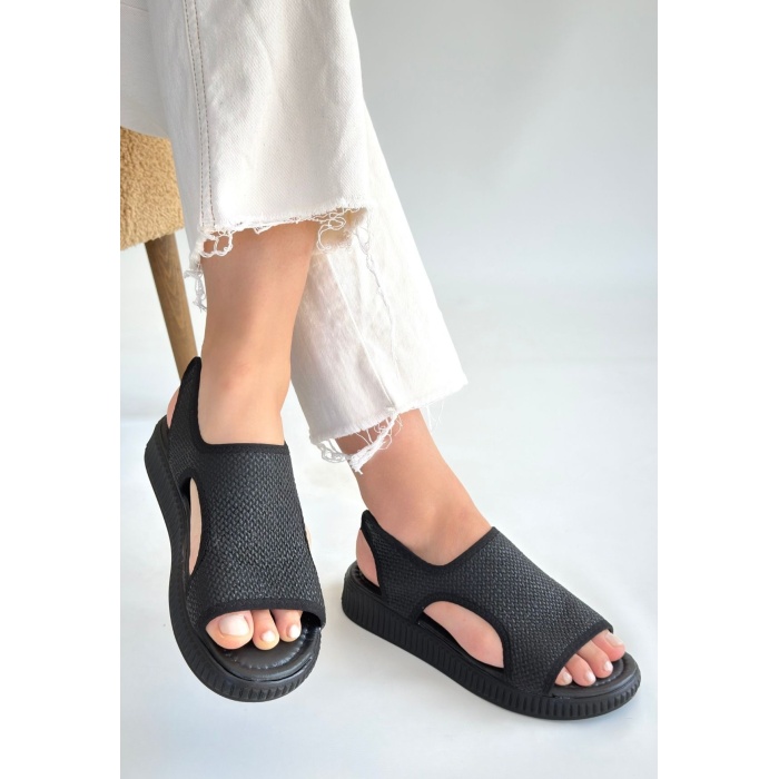 Wayi Siyah Hasır Cilt Sandalet -