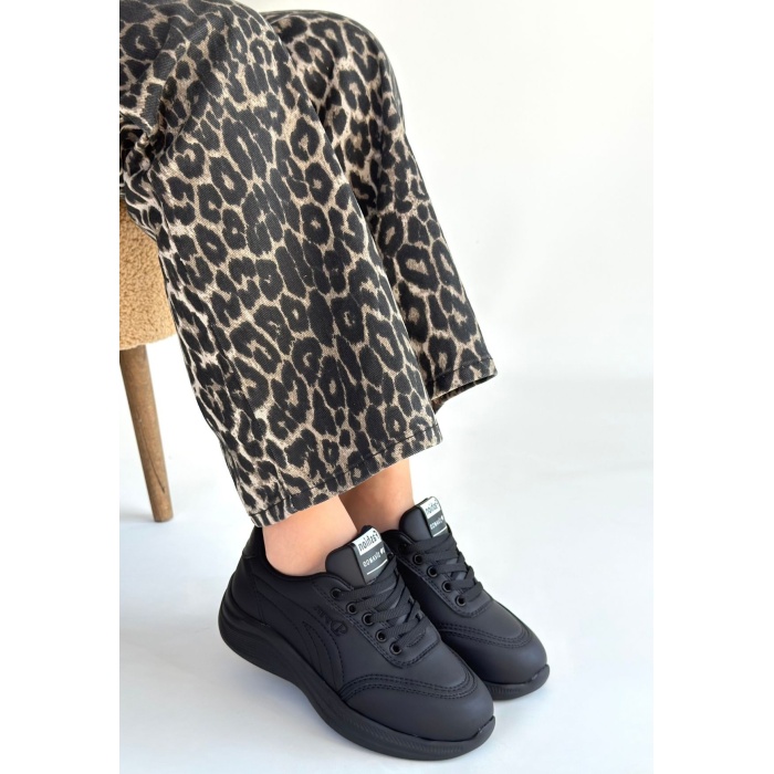 Yejja Siyah Cilt Bağcıklı Spor Ayakkabı -