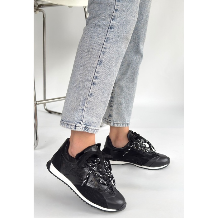 Reat Siyah Cilt Bağcıklı Paraşüt Detaylı Spor Ayakkabı -