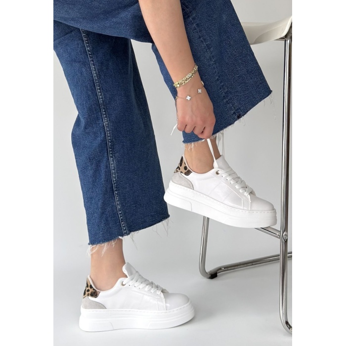 Jetan Beyaz Rugan Bağcıklı Spor Ayakkabı -