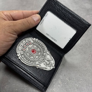 Eskitme Gümüş Renk Demir Rozetli Cüzdan