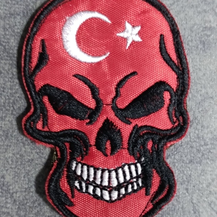 Kuru Kafalı Nakışlı Arma  Arkası Cırtlı