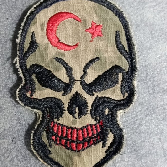 Kuru Kafalı Nakışlı Arma  Arkası Cırtlı