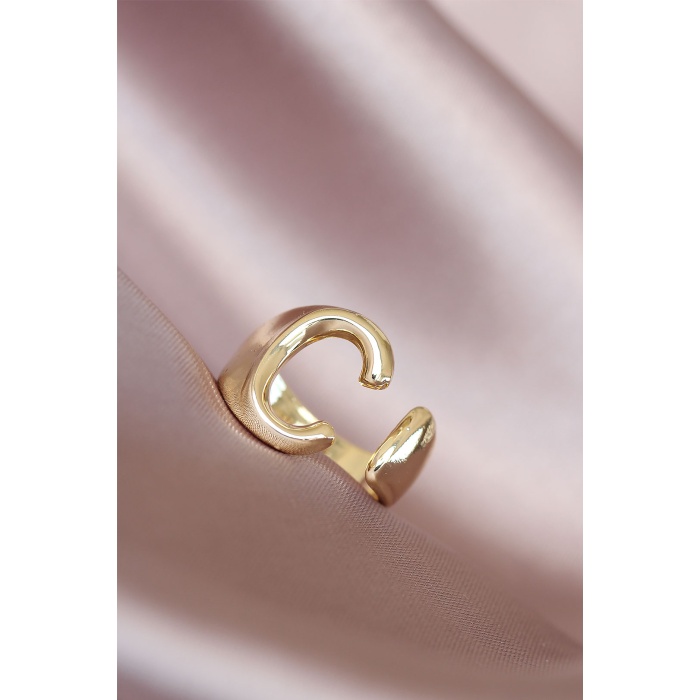 C Harfli Altın Renk Ayarlamalı Metal Kadın Yüzük