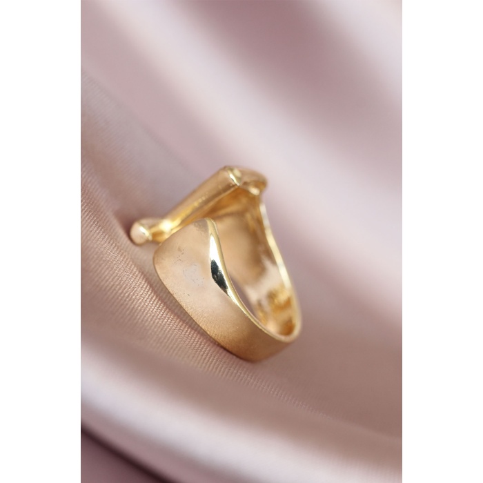 Z Harfli Altın Renk Ayarlamalı Metal Kadın Yüzük