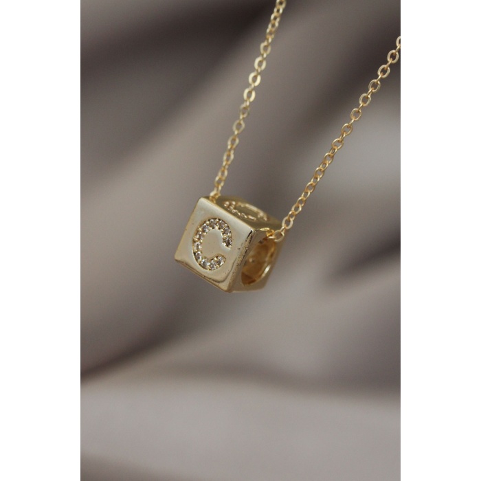 Gold Renk Zirkon Taşlı Küp Model C Harfli Kolye