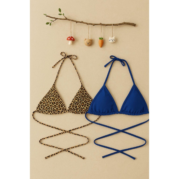 Kadın Leopar Desenli ve Mavi Minimal Kesim Üçgen Bikini Üstü – Modern ve Şık Tasarım