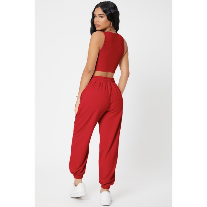 Kadın Kırmızı Kaşkorse Cepli Jogger Eşofman Altı ve Crop Top Bluz – Şık, Rahat ve Kolay Kombinlenebilir