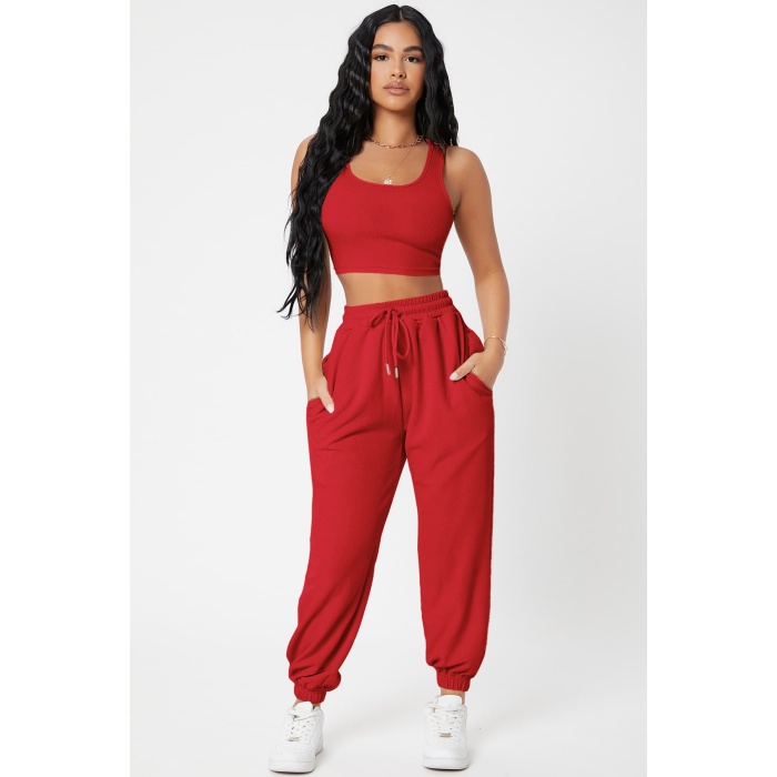 Kadın Kırmızı Kaşkorse Cepli Jogger Eşofman Altı ve Crop Top Bluz – Şık, Rahat ve Kolay Kombinlenebilir