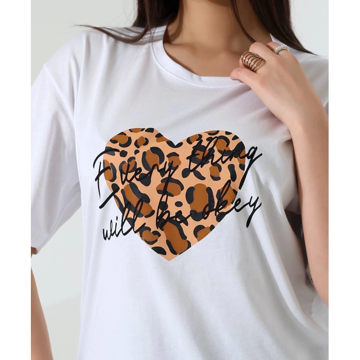 Leopar kalp baskılı tişört