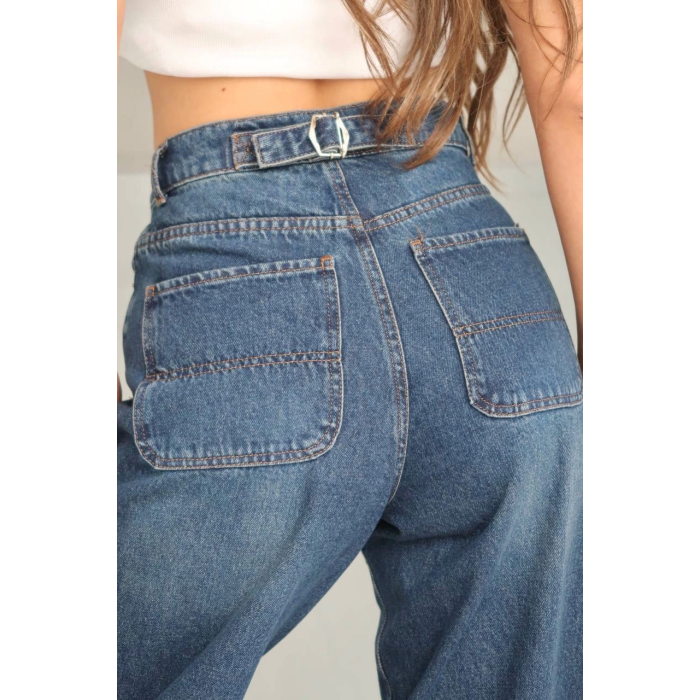 Arkadan tokalı jeans pantolon