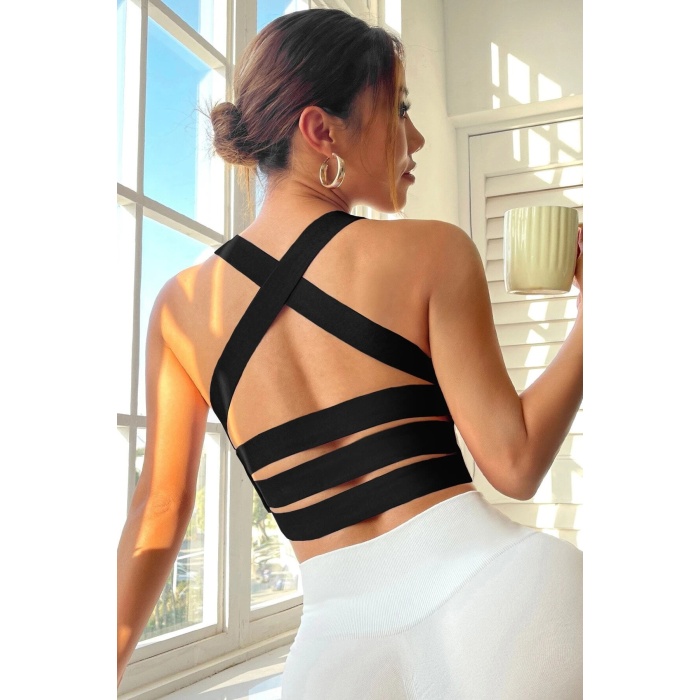 Kadın Siyah Sırtı Çapraz Lastik Detaylı Crop Top Bluz – Şık, Rahat ve Kolay Kombinlenebilir