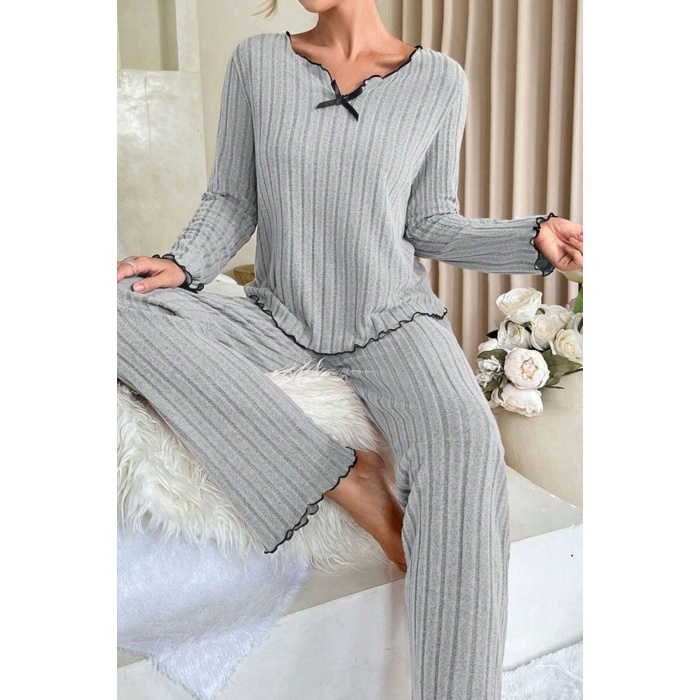 Kadın Gri Çizgili Uzun Kollu Fiyonk Detaylı Pijama Takımı Rahat Mevsimlik