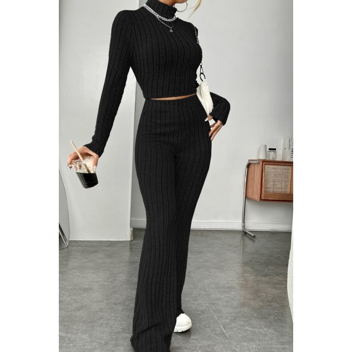 Kadın Siyah Boğazlı Crop Top ve Yüksek Bel Eşofman Takımı Spor Şık Kombin