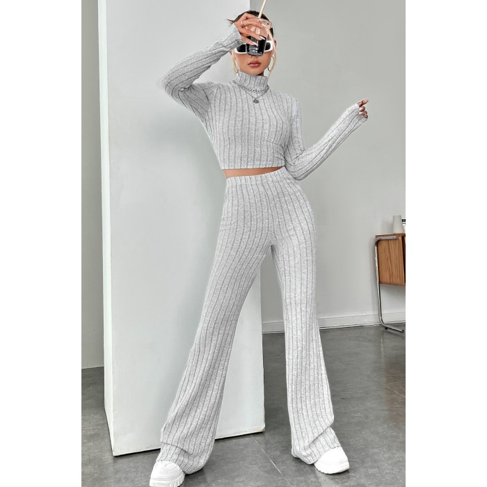 Kadın Gri Çizgili Boğazlı Crop Top ve Yüksek Bel Pantolon Takım