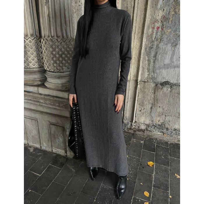 Boğazlı kalın bürümcük uzun elbise siyah