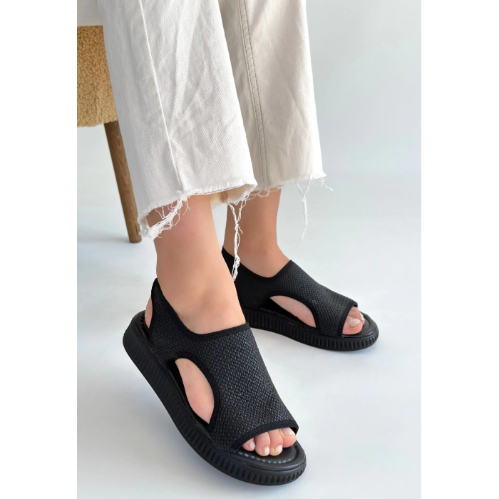 Wayi Siyah Hasır Cilt Sandalet