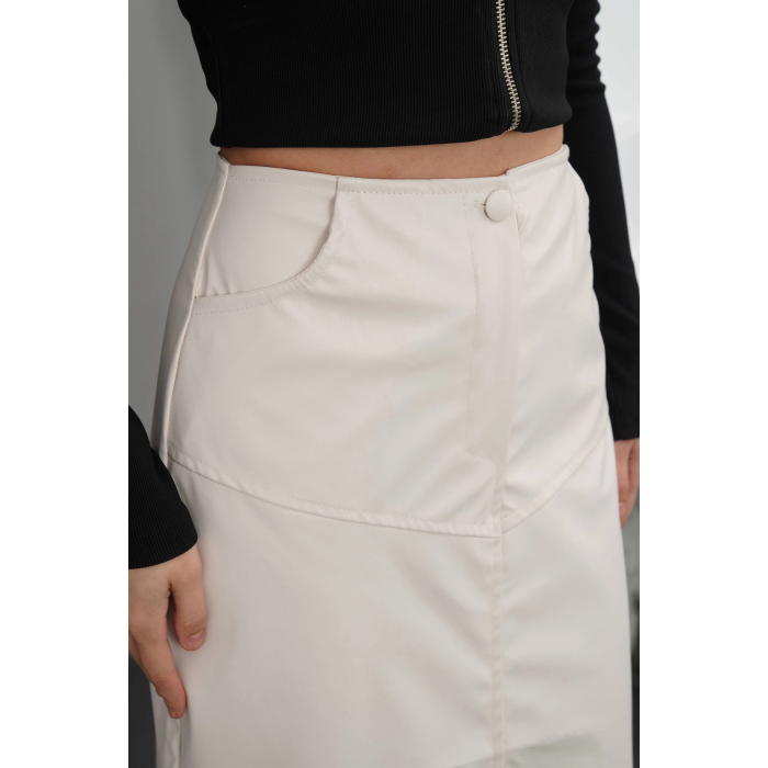 Yırtmaçlı uzun deri etek krem