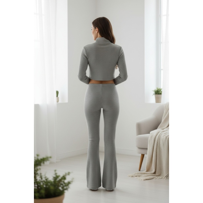 Kadın Fitilli Eşofman Takımı – Gri Boğazlı Crop Üst & İspanyol Paça Pantolon, Esnek Rahat Kalıp