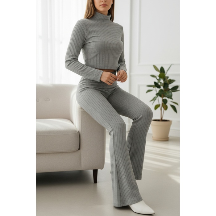 Kadın Fitilli Eşofman Takımı – Gri Boğazlı Crop Üst & İspanyol Paça Pantolon, Esnek Rahat Kalıp