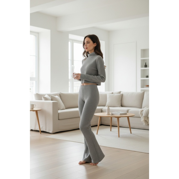 Kadın Fitilli Eşofman Takımı – Gri Boğazlı Crop Üst & İspanyol Paça Pantolon, Esnek Rahat Kalıp