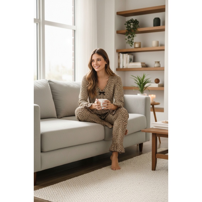 Kadın Uzun Kollu Leopar Desenli Fiyonklu Ev Giyim Pijama Takımı