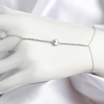 Pirinç Zirkon Taşlı Yonca Model Gümüş Renk Şahmeran