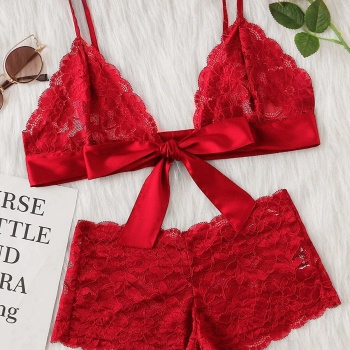 Kadın Kırmızı Dantelli & Kurdelalı Sütyen Külot Takımı – Modern, Konforlu ve Günlük Kombinlere Uygun