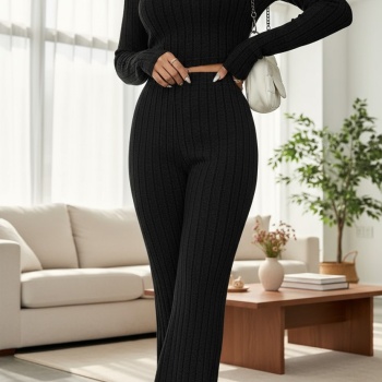 Kadın Siyah Boğazlı Crop Top ve Yüksek Bel Eşofman Takımı Spor Şık Kombin