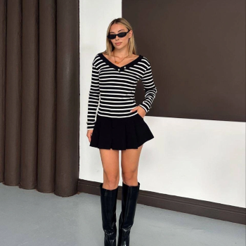 V yaka kol ve yaka düğmeli bluz siyah A4047