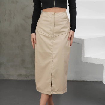 Yırtmaçlı uzun deri etek bej