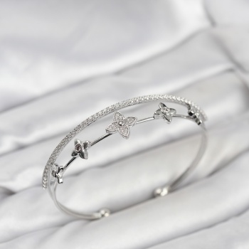 Pirinç Gümüş Renk Çiçek Model Kadın Bileklik