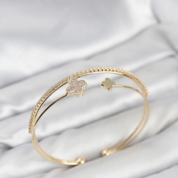 Yonca Model Pirinç Gold Renk Kadın Bileklik