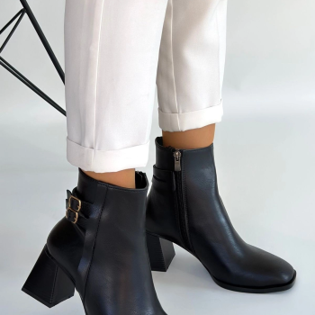 Kanda Siyah Cilt Topuklu Bot