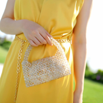 El yapımı incili el çantası kapaklı krem