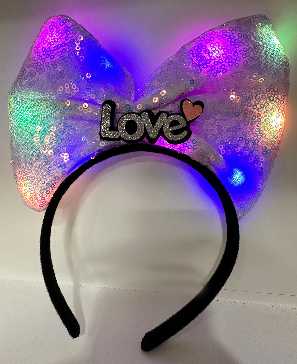 Led Işıklı 3 Farklı Fonksiyonda Yanan Gümüş Love Yazılı Lila Fiyonk Taç 20X17 cm (4767)