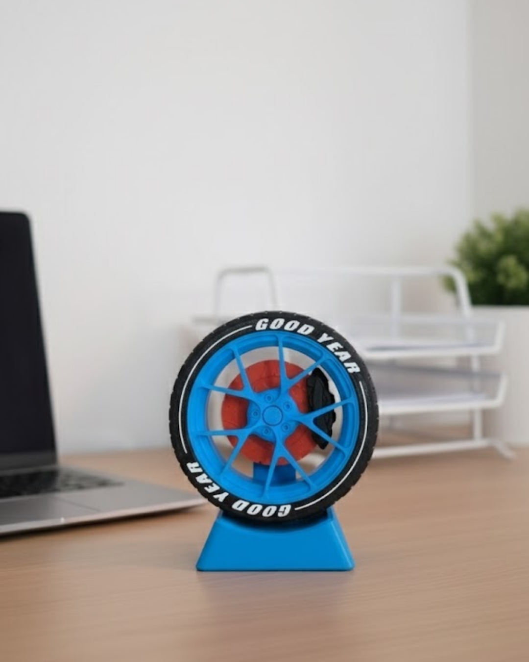 Otomobil Jant Görünümlü Masa Üstü Ofis Süsü