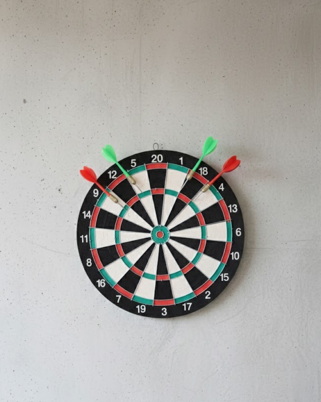 17 İnç Profesyonel Dart Tahtası Dayanıklı Yapı ve 4 Met...