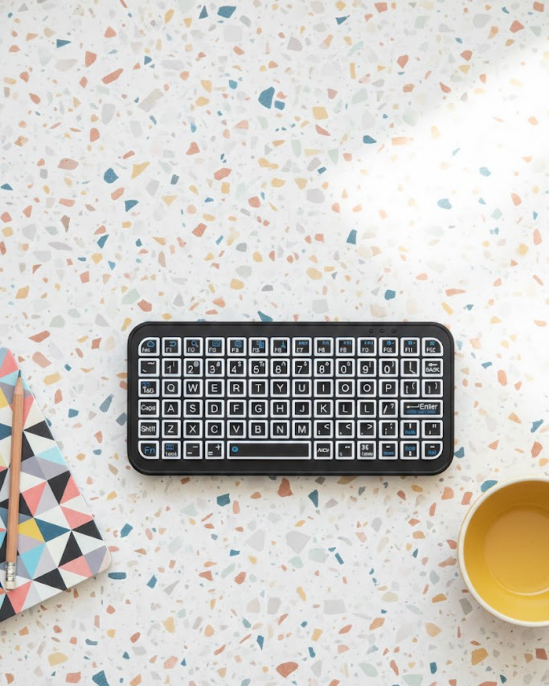 Kompakt Siyah RGB Işıklı Bluetooth Mini Klavye