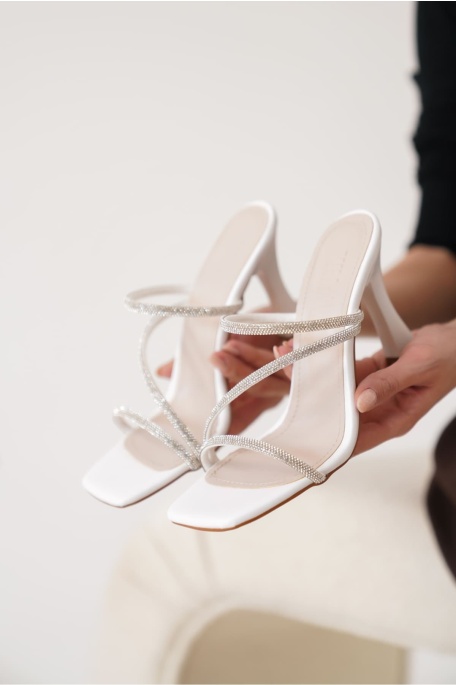 Capella Beyaz Kadın Taşlı Topuklu Terlik